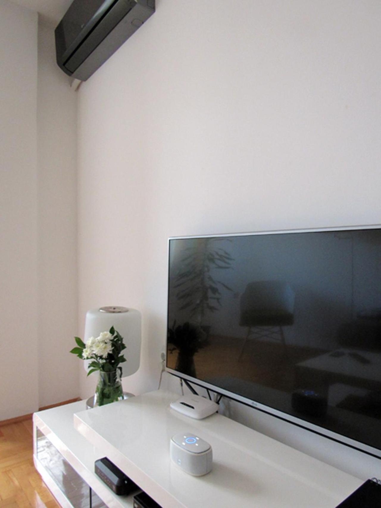 65 Square Meters Designer Apartment In Heart Of City - River View ! Park For Free Nis Bagian luar foto