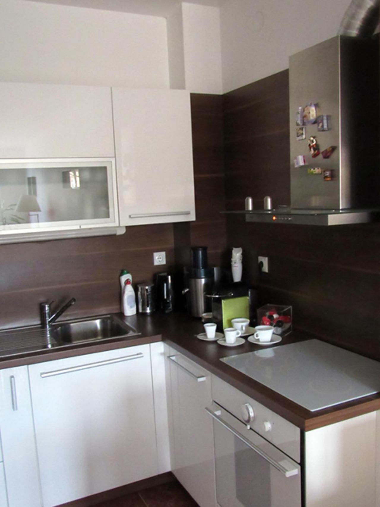 65 Square Meters Designer Apartment In Heart Of City - River View ! Park For Free Nis Bagian luar foto