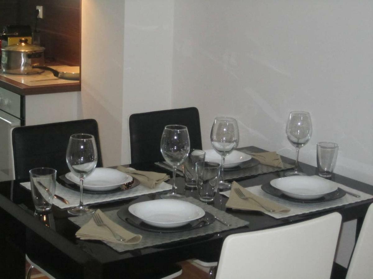 65 Square Meters Designer Apartment In Heart Of City - River View ! Park For Free Nis Bagian luar foto