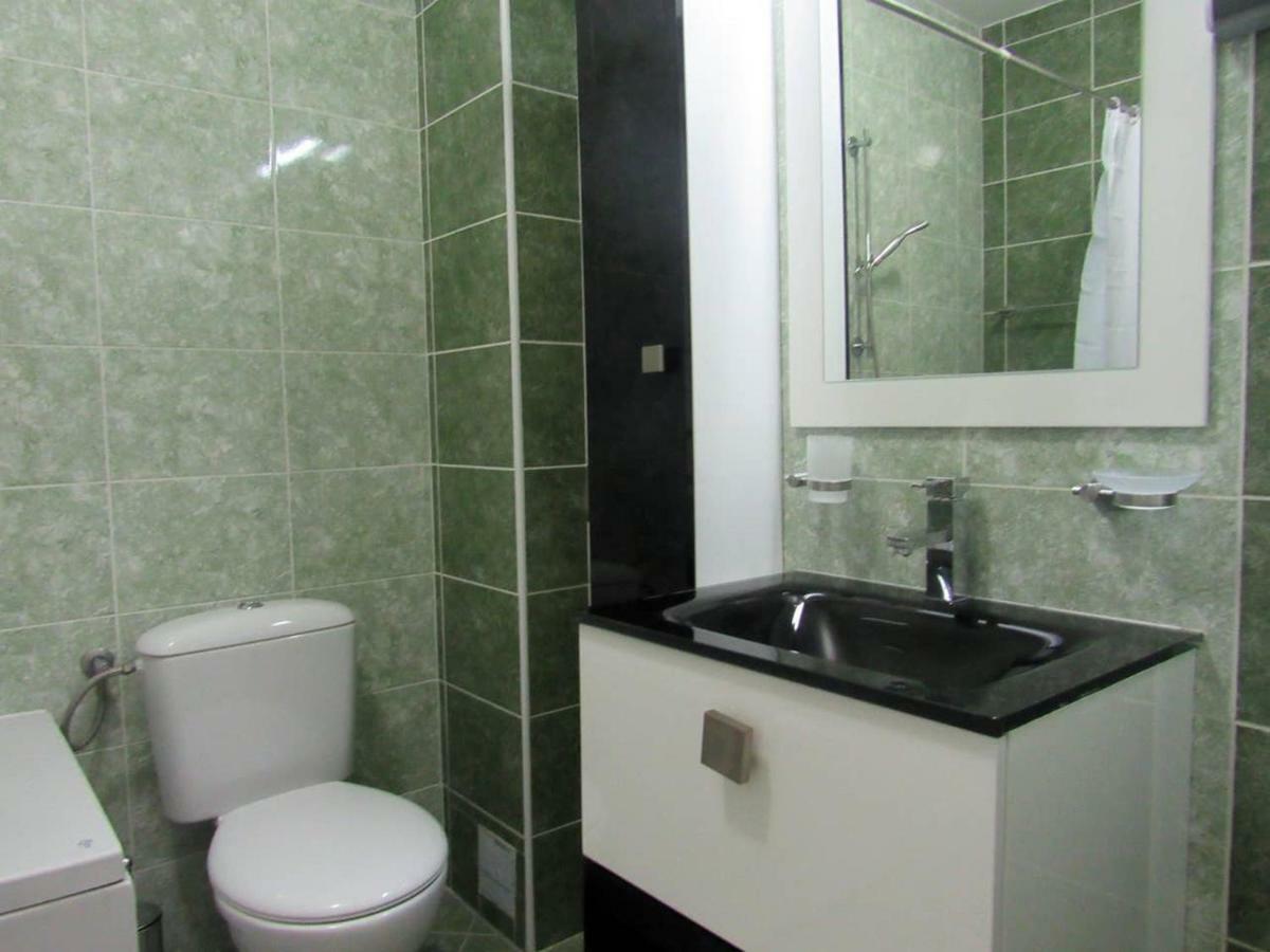 65 Square Meters Designer Apartment In Heart Of City - River View ! Park For Free Nis Bagian luar foto